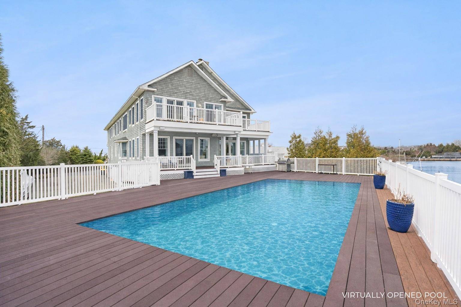 176 Beach LN, Westhampton Beach, NY 11978