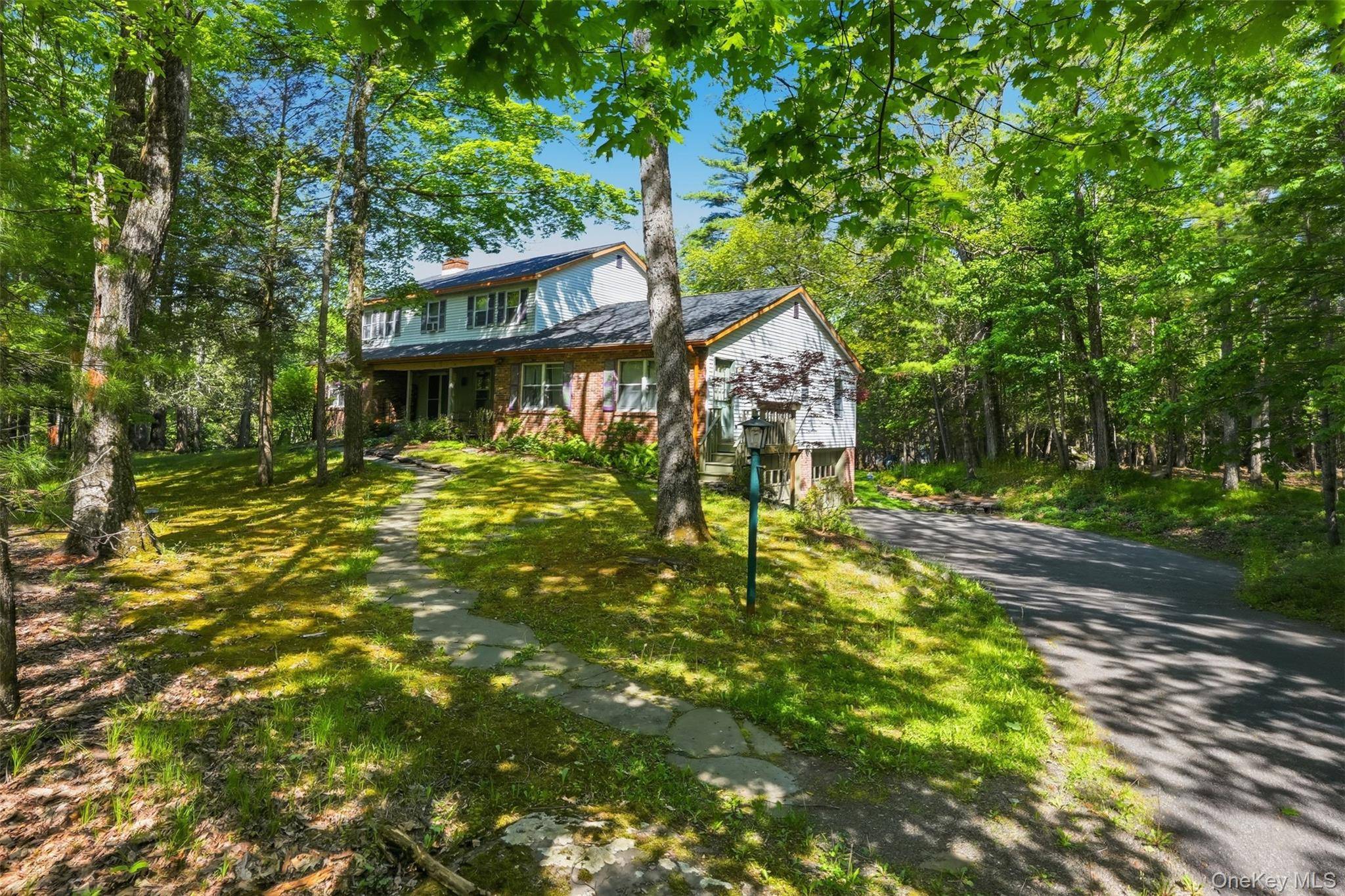 701 Zena Highwoods RD, Woodstock, NY 12498