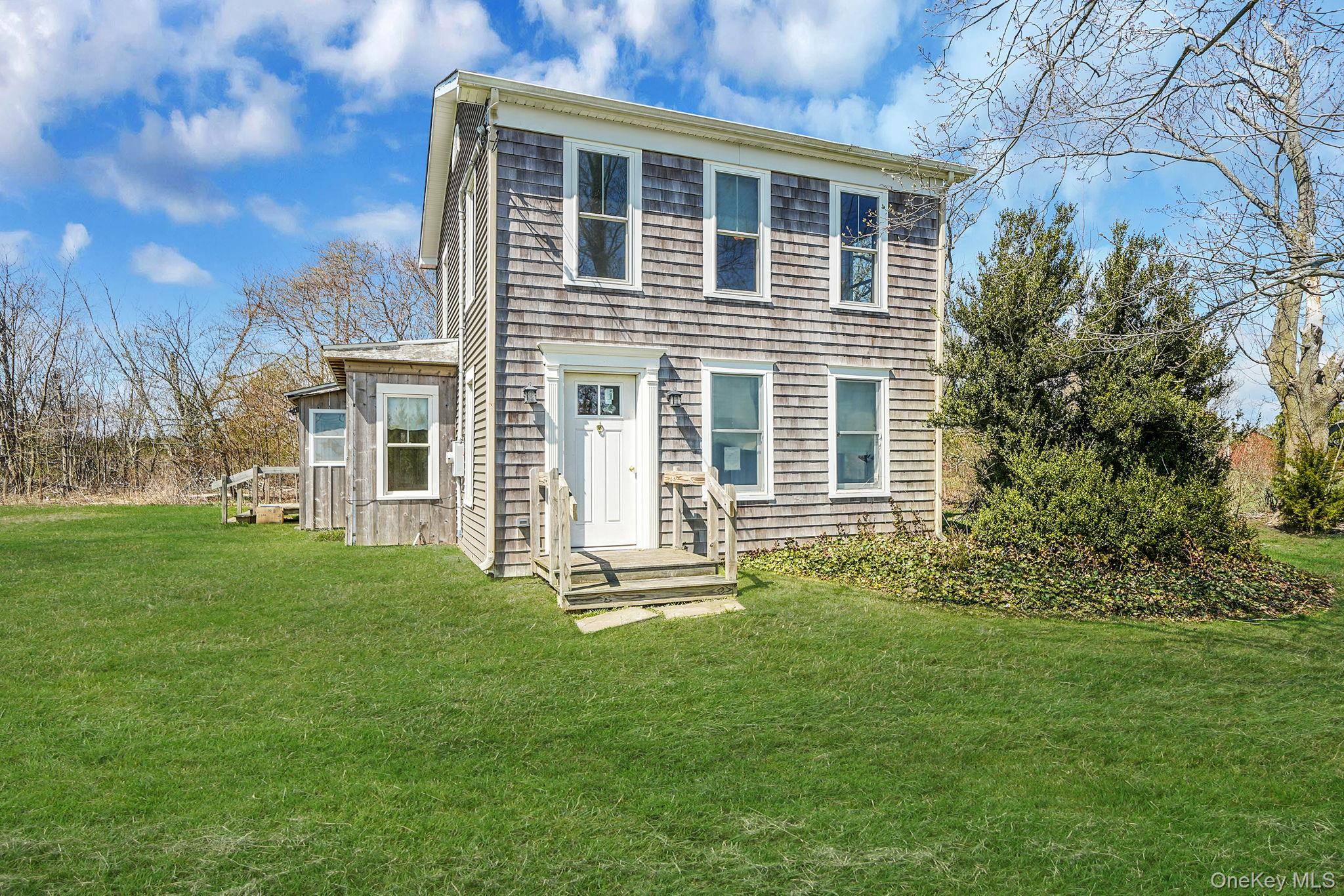 5528 Sound AVE, Riverhead, NY 11901
