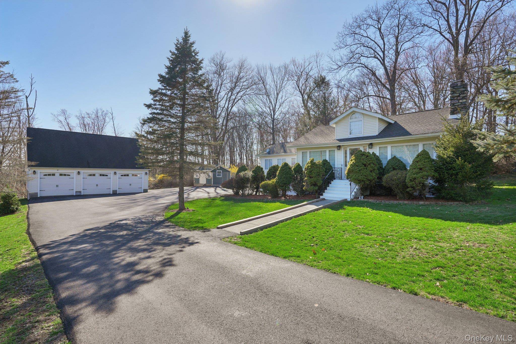 17 Pine Hill RD, Highland Mills, NY 10930