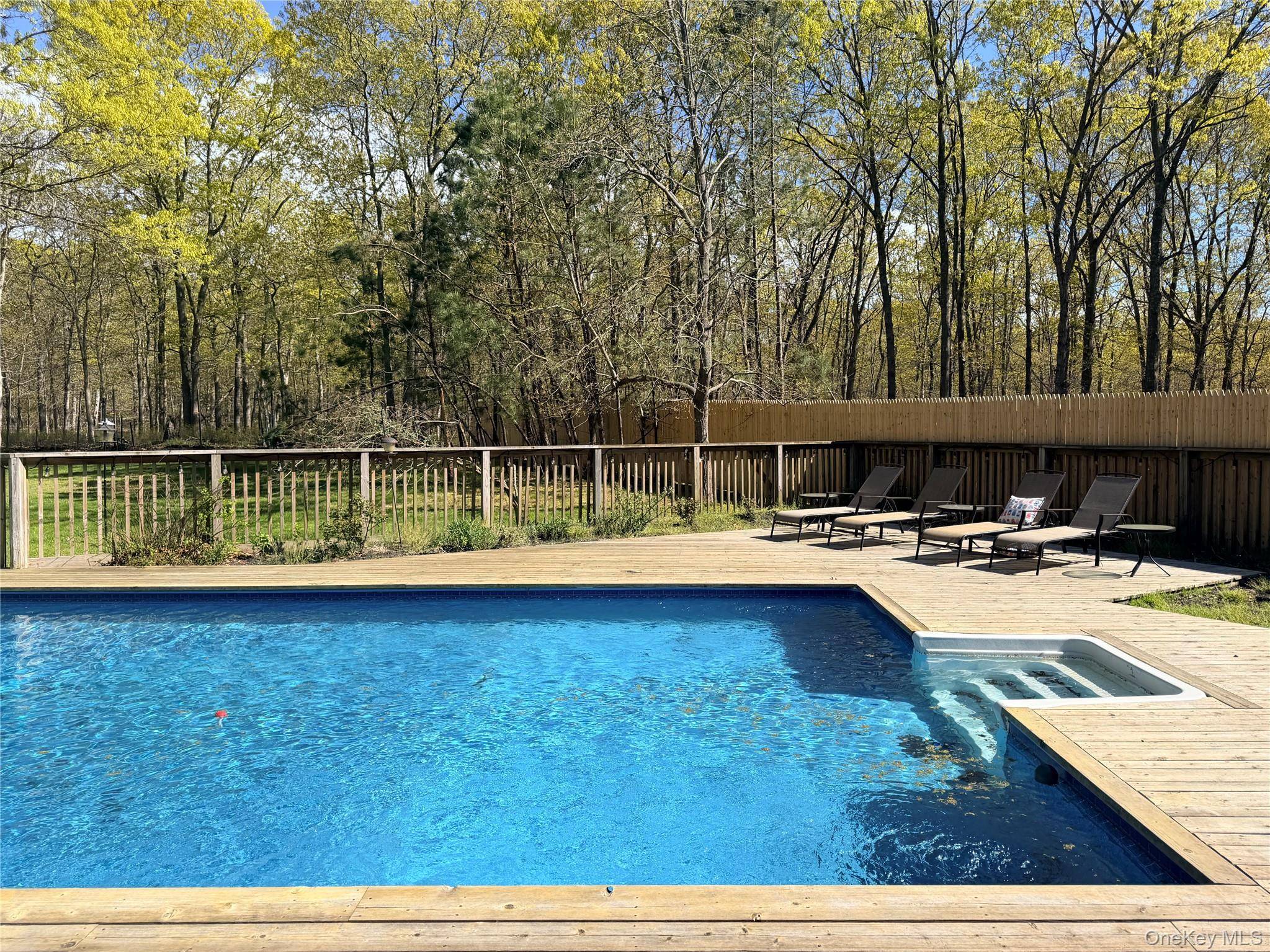 43B Old Squires RD, Hampton Bays, NY 11946