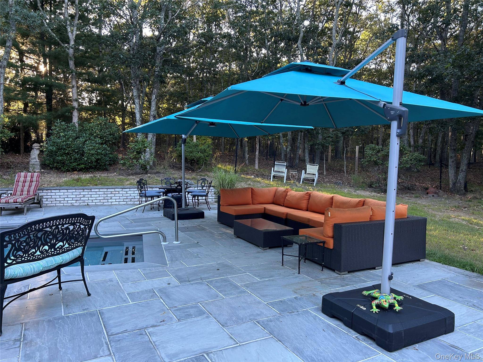 40 Bonac Wood LN, East Hampton, NY 11937
