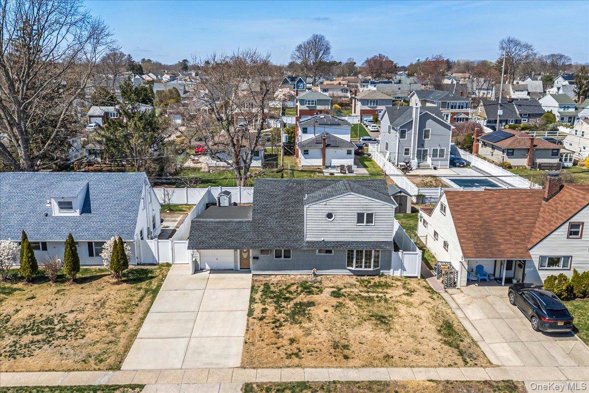 65 Prentice RD, Levittown, NY 11756