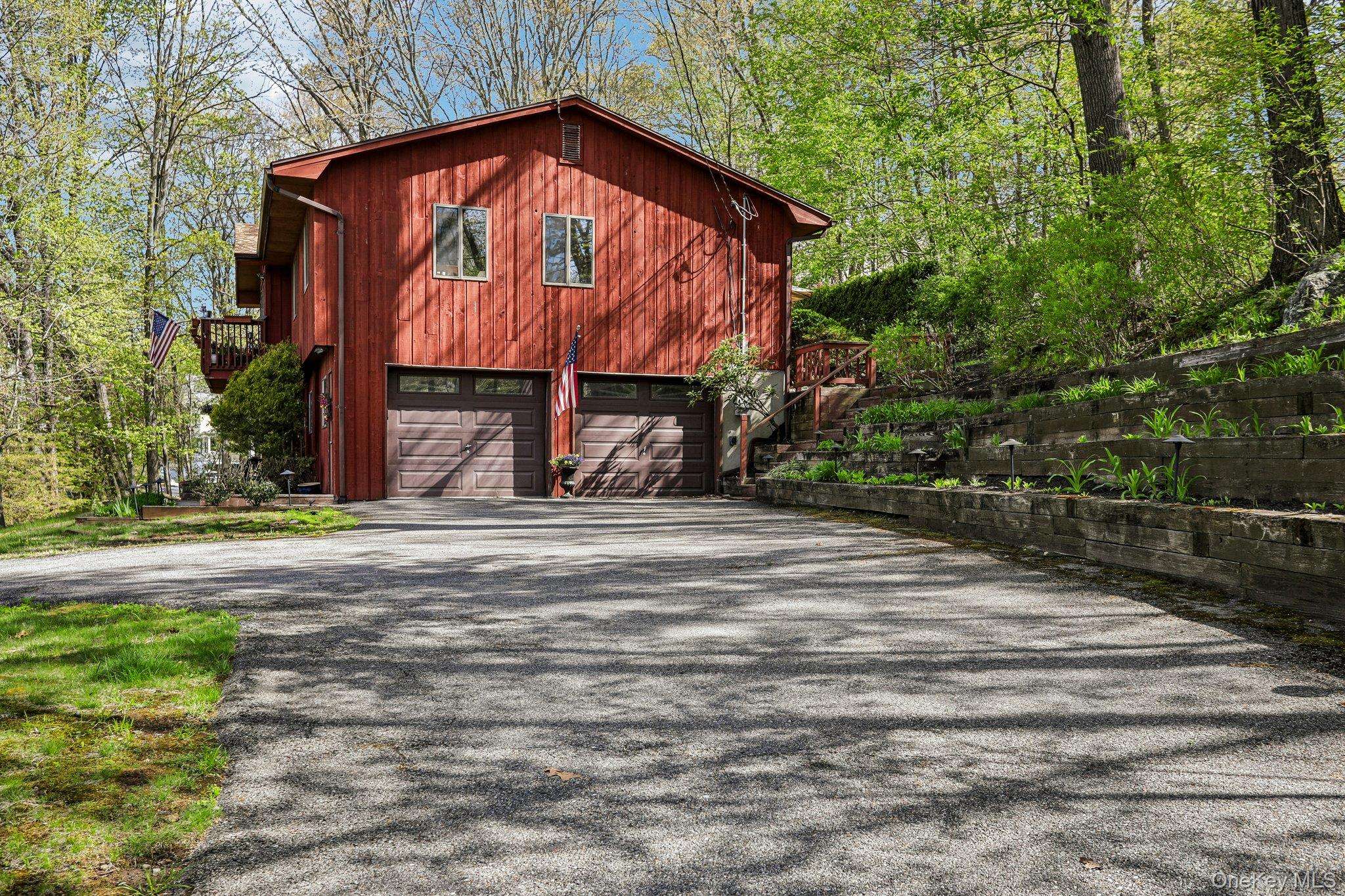 21 Stonehouse RD, Somers, NY 10589