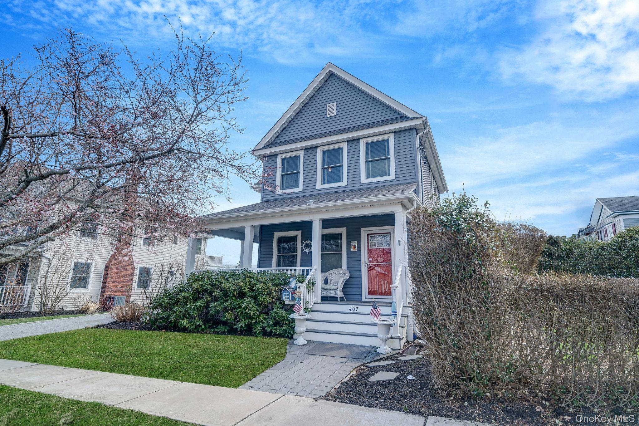 407 Wiggins ST, Greenport, NY 11944