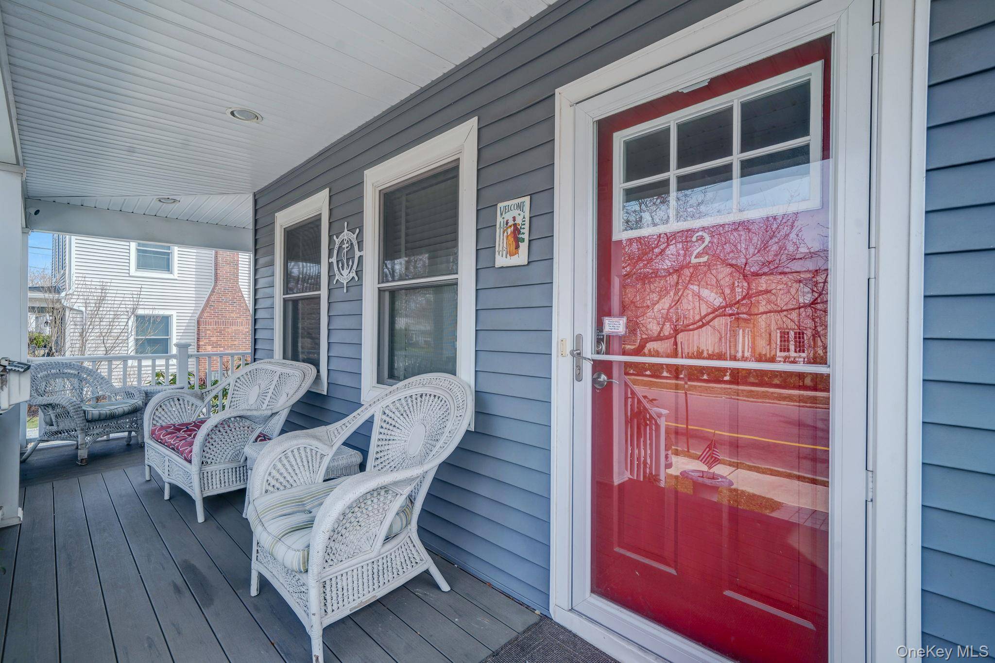407 Wiggins ST, Greenport, NY 11944