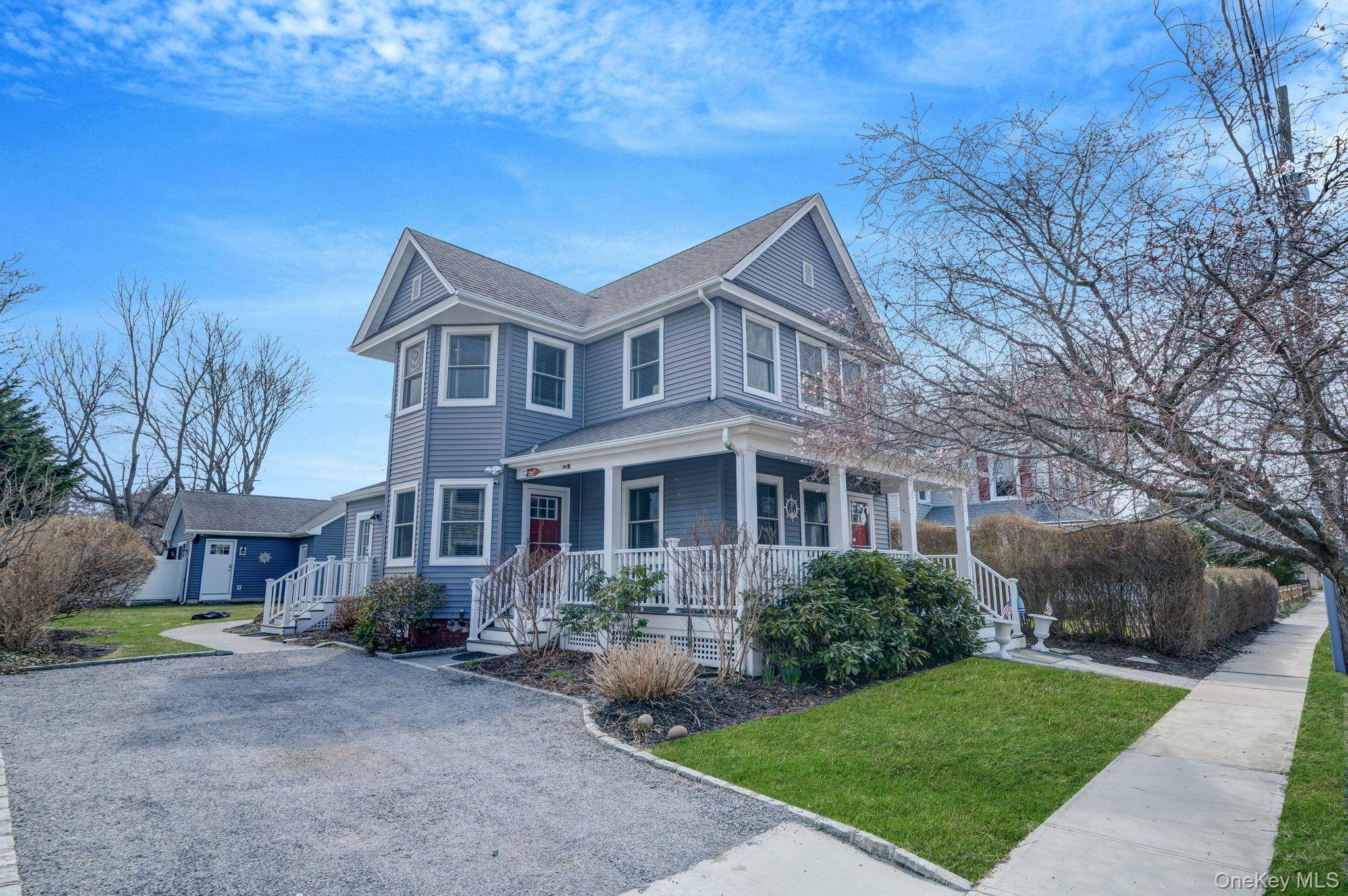 407 Wiggins ST, Greenport, NY 11944