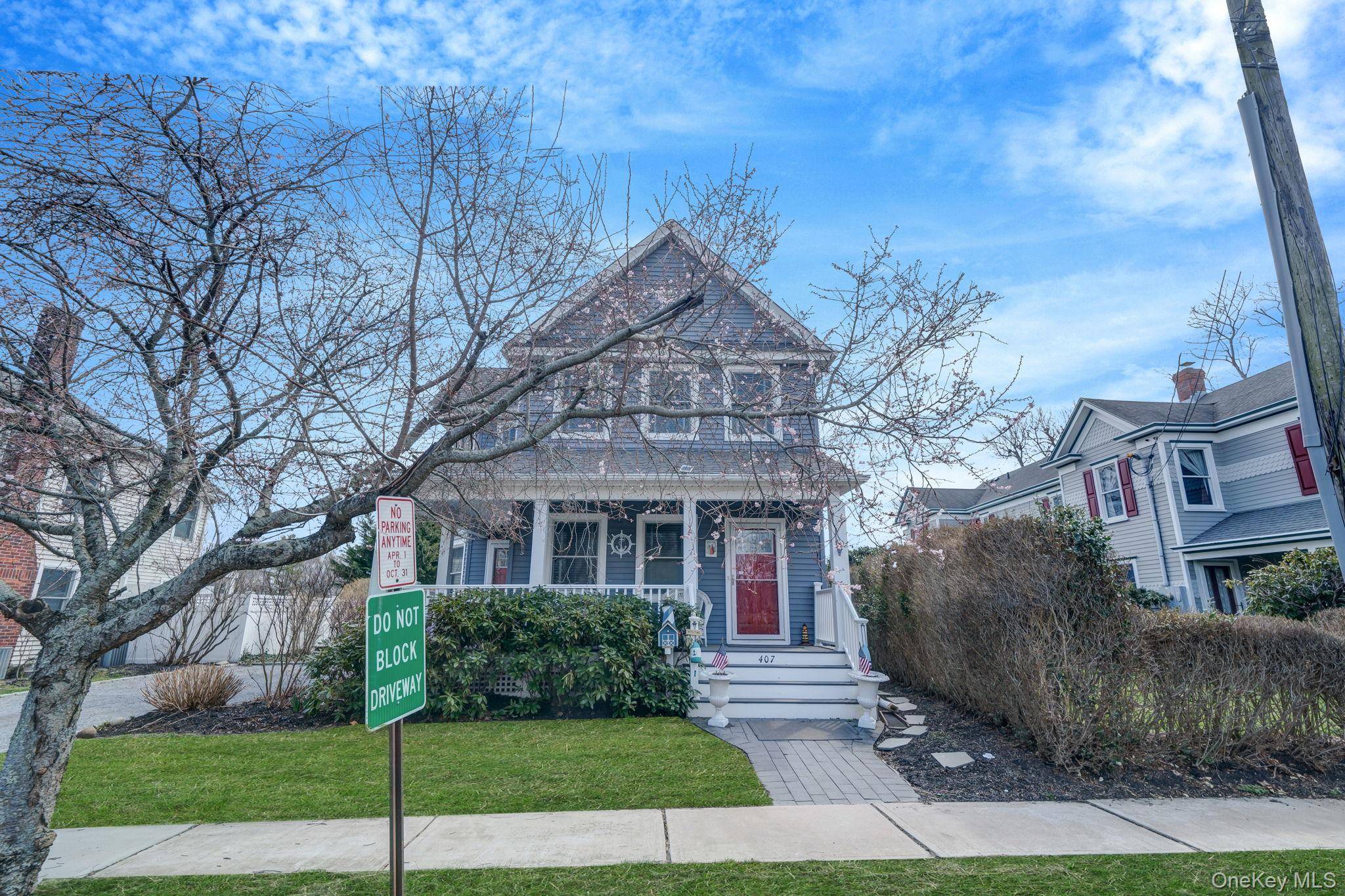 407 Wiggins ST, Greenport, NY 11944