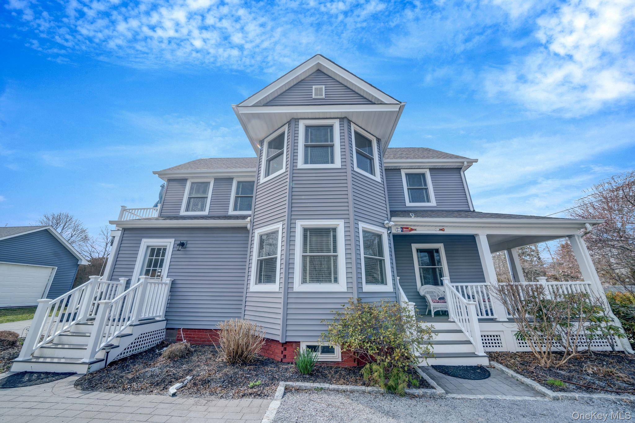 407 Wiggins ST, Greenport, NY 11944