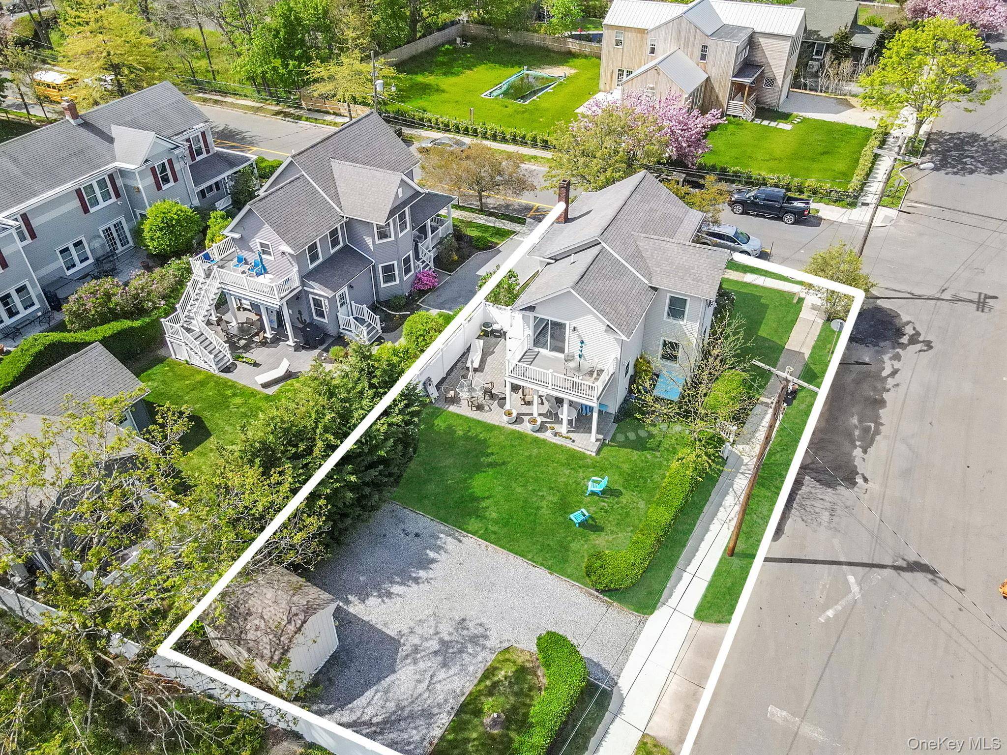 401 Wiggins ST, Greenport, NY 11944