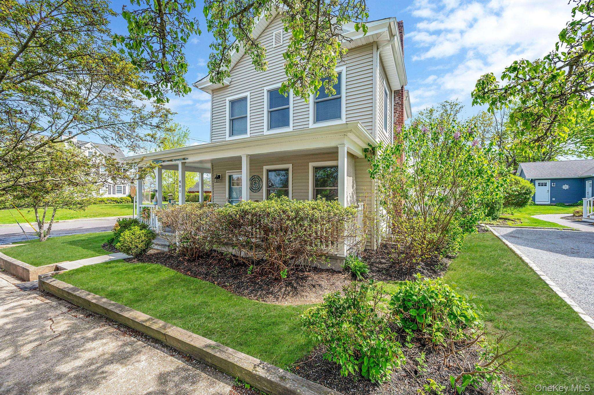 401 Wiggins ST, Greenport, NY 11944