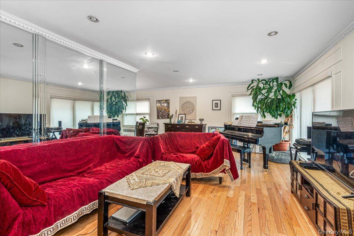 8543 211th ST, Hollis Hills, NY 11427