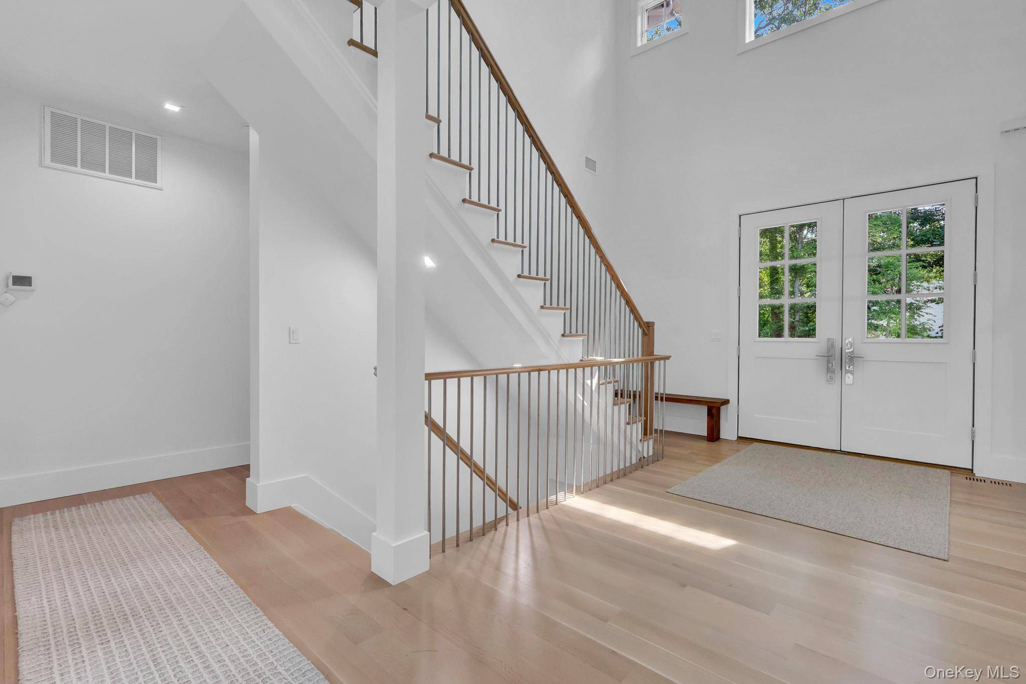 69 Jagger LN, Westhampton, NY 11977