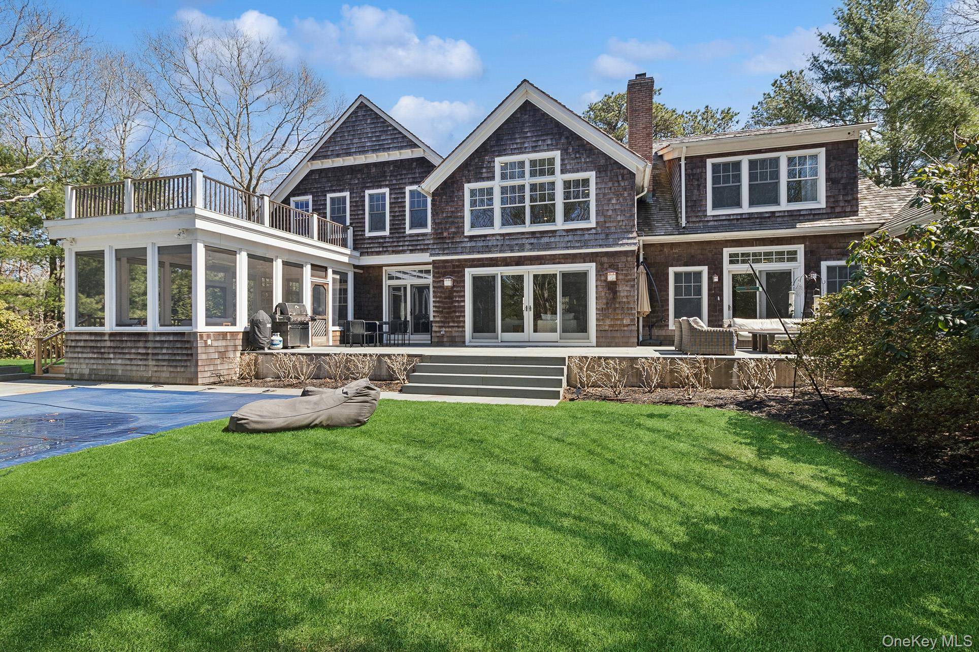 11 Owls Nest LN, East Hampton, NY 11937