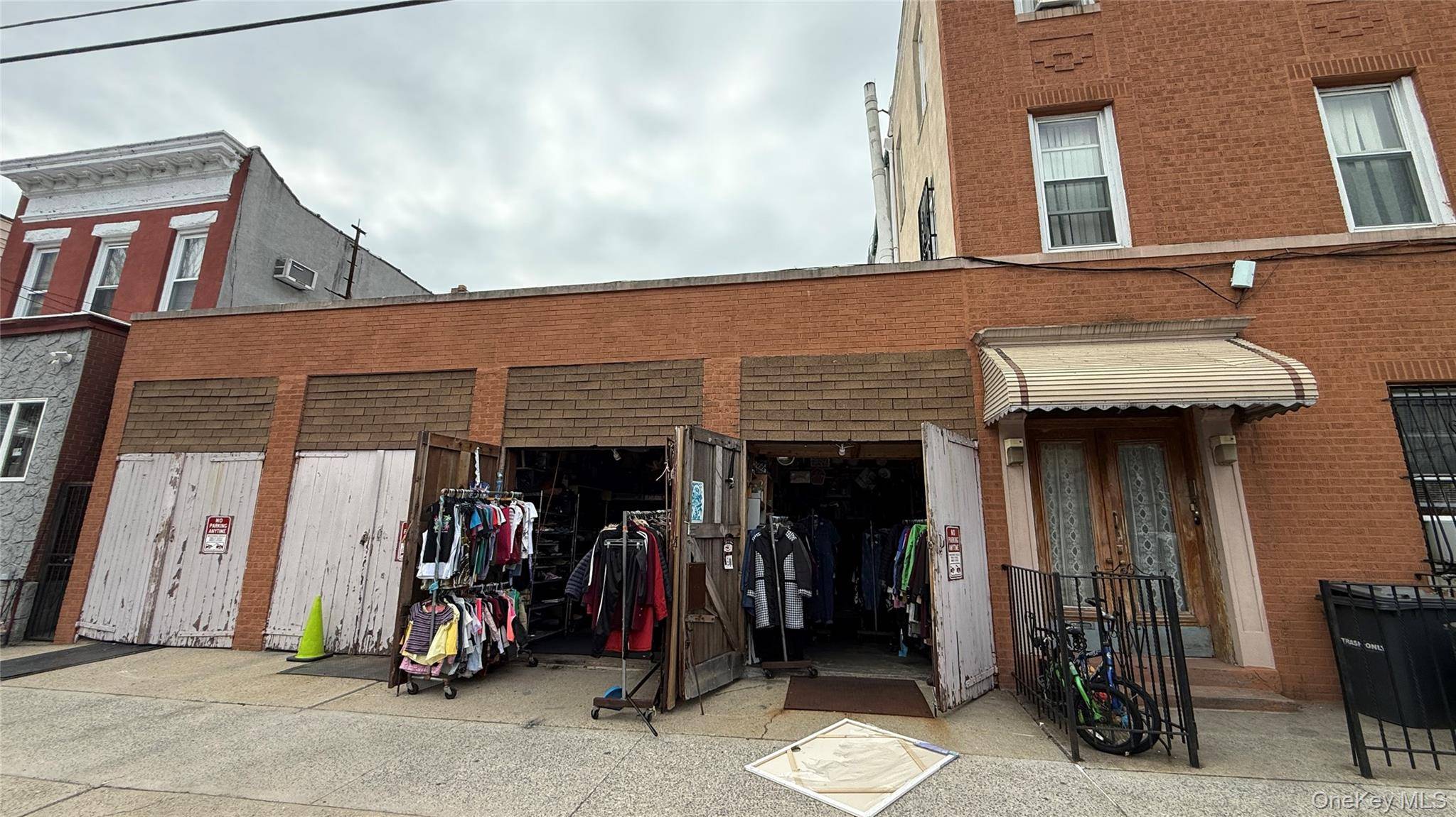568 Grandview AVE, Ridgewood, NY 11385