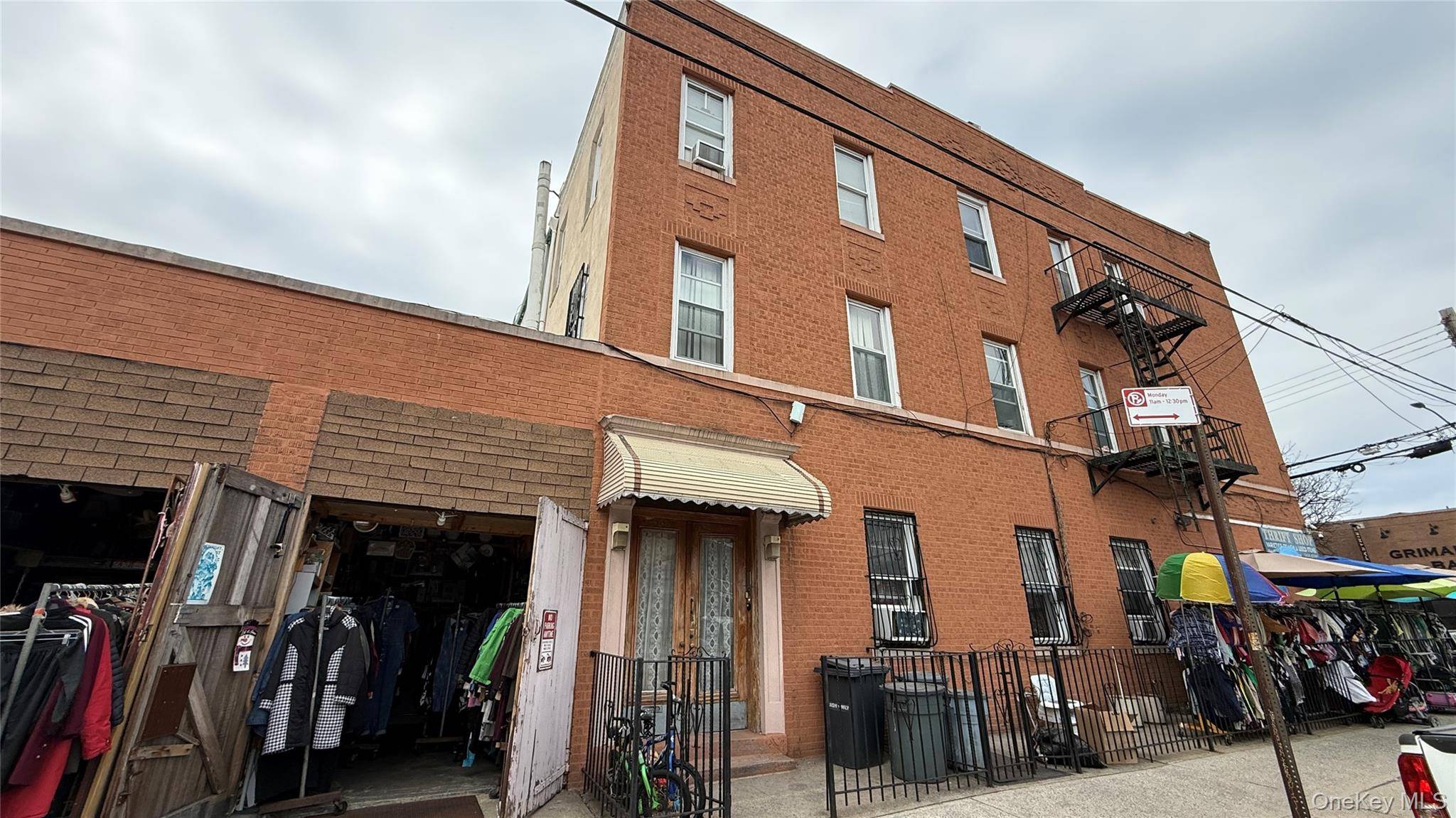 568 Grandview AVE, Ridgewood, NY 11385