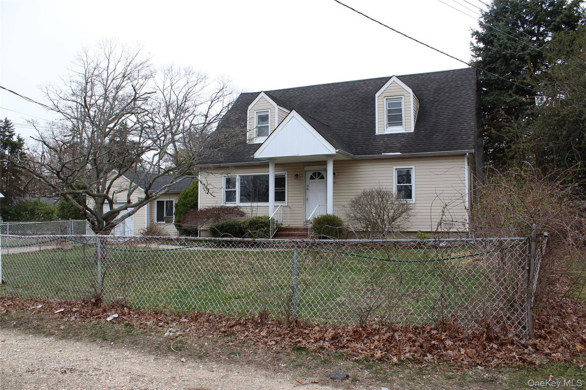1354 Manor LN, Bay Shore, NY 11706