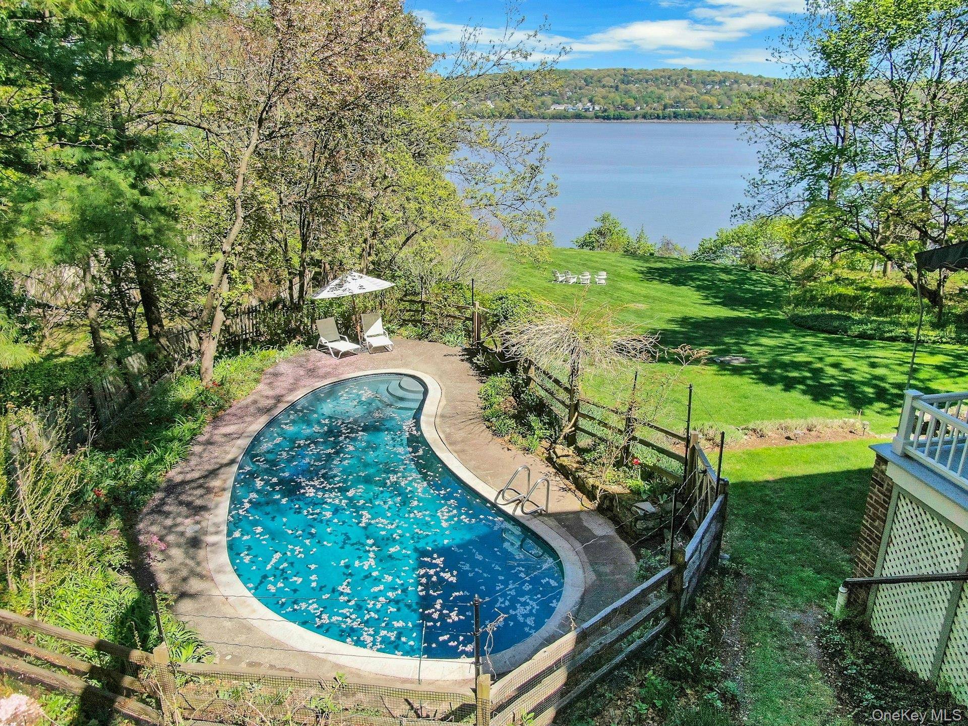 34 Lawrence LN, Palisades, NY 10964