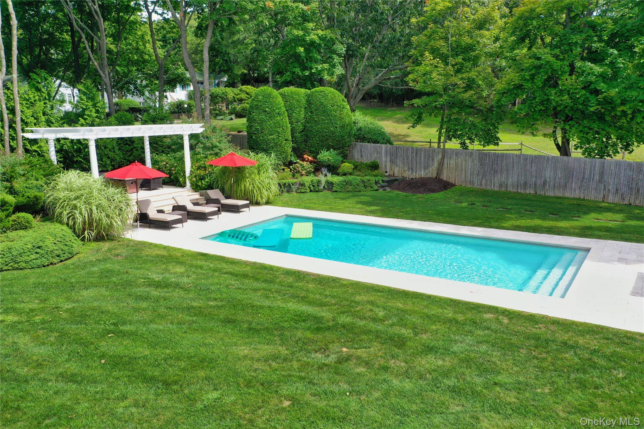 2 S Valley RD, Hampton Bays, NY 11946