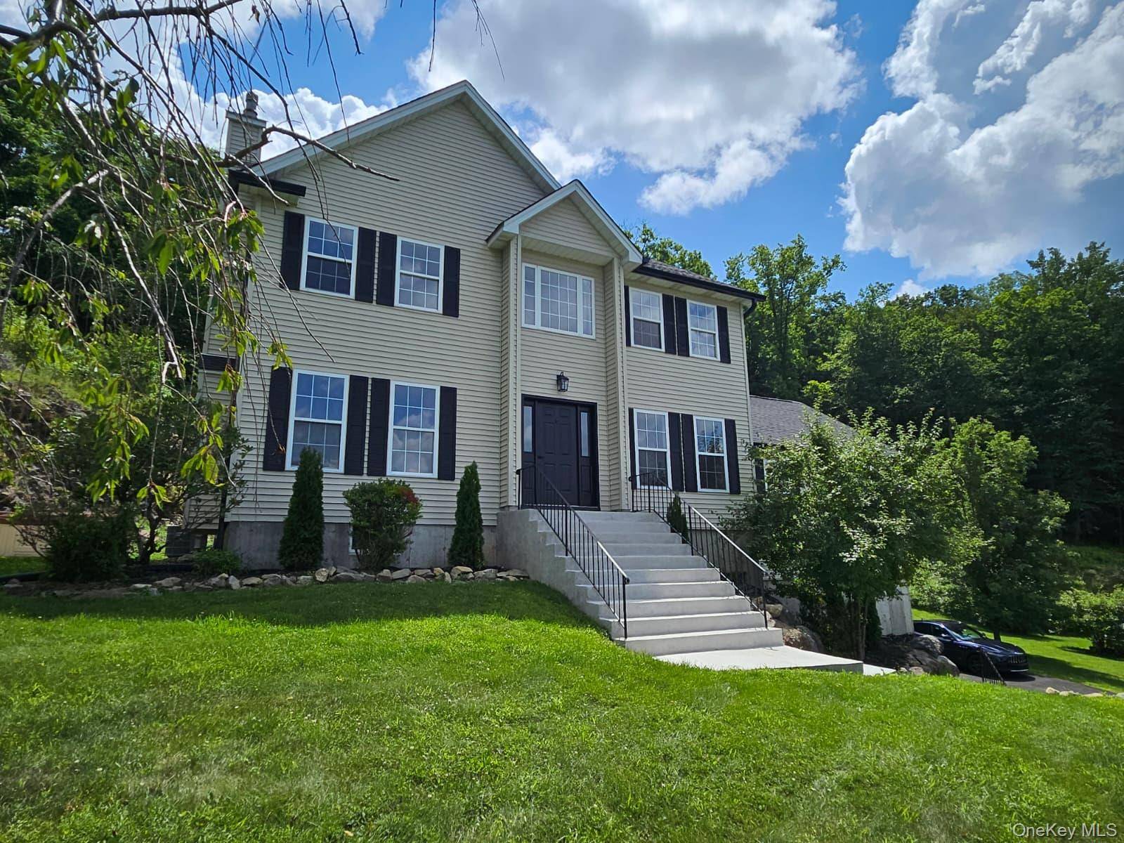 41 Hickory RD, Sloatsburg, NY 10974