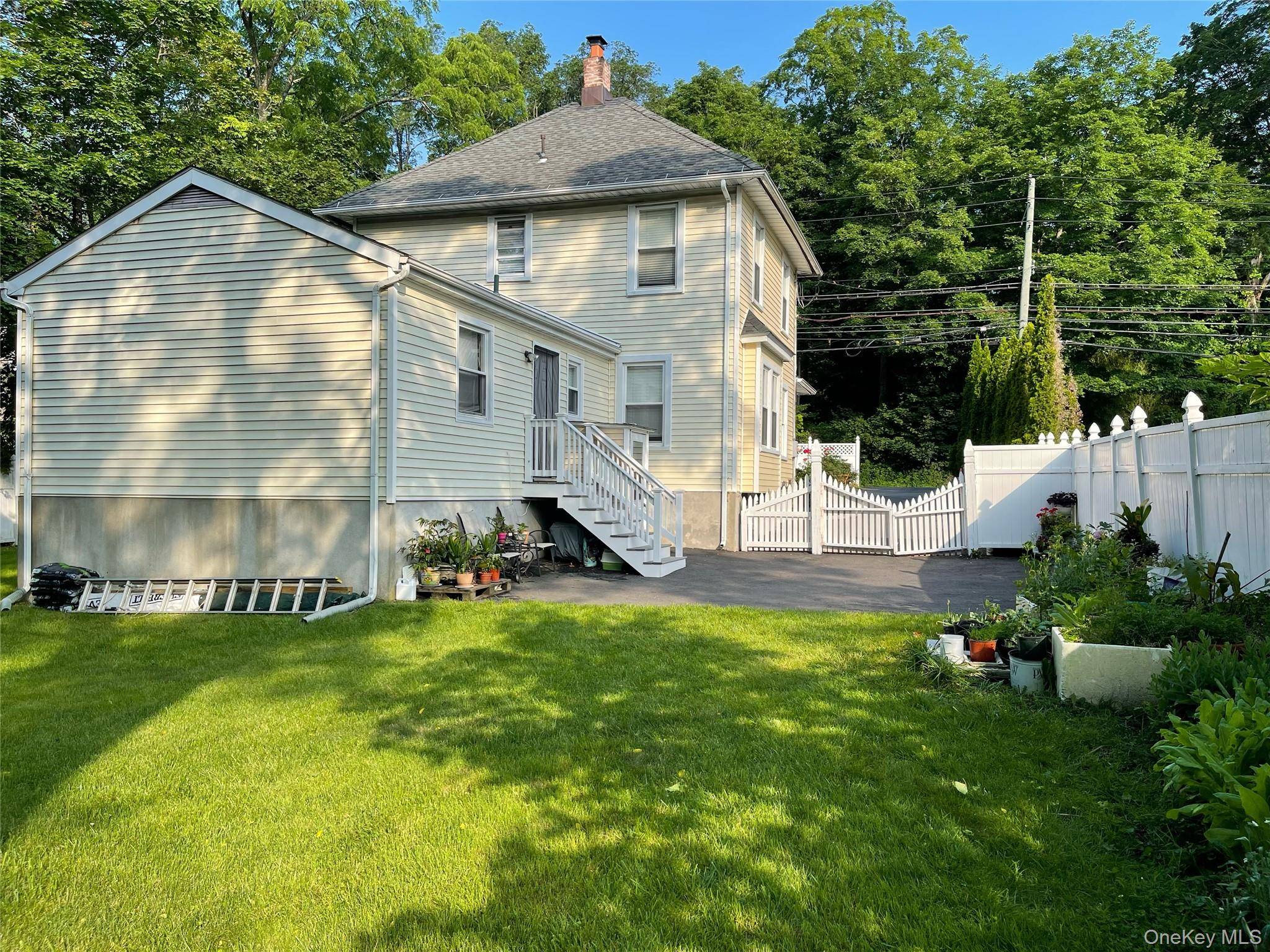 73 S Bedford RD, Chappaqua, NY 10514