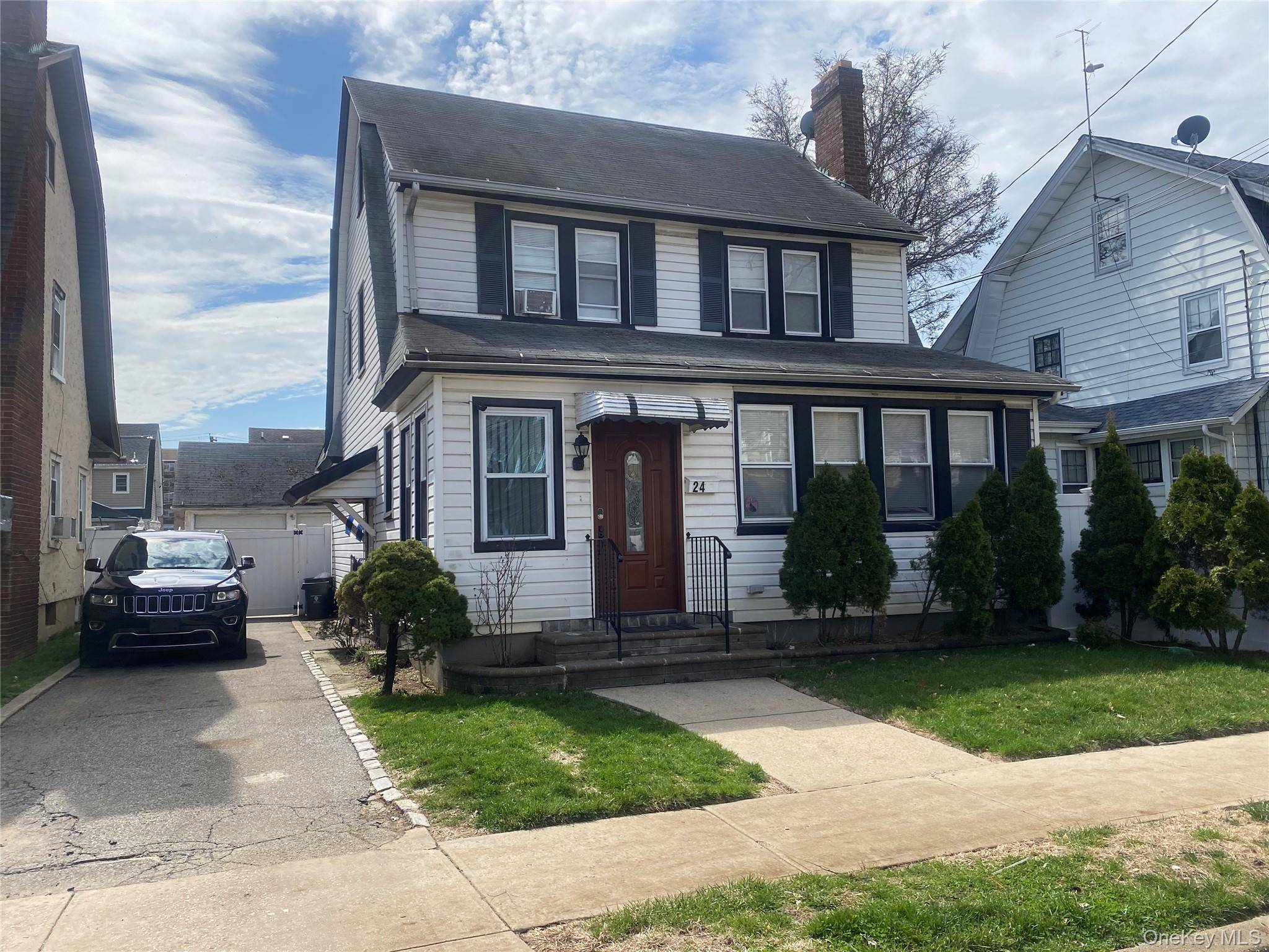 24 Lent AVE, Hempstead, NY 11550