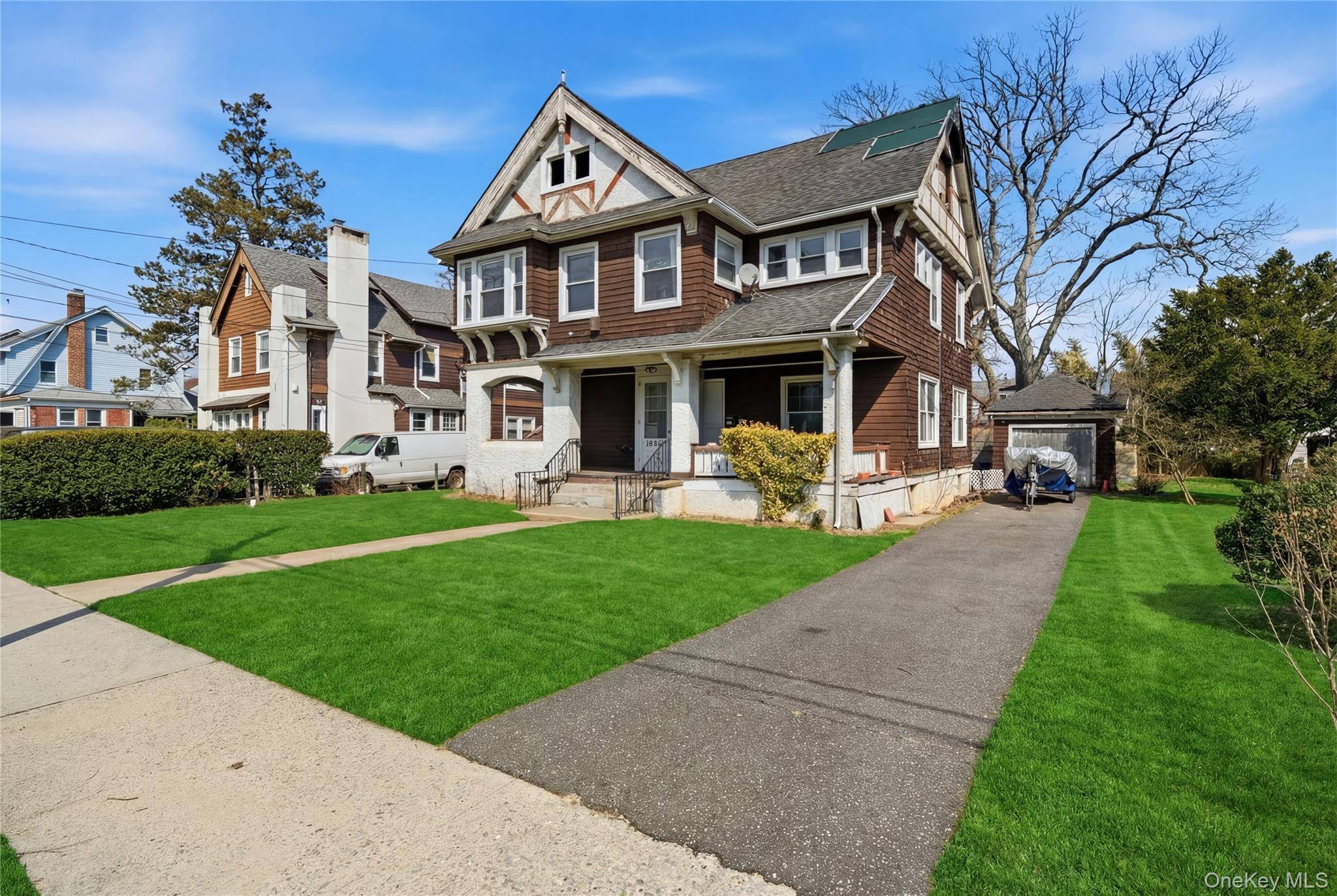 1046 Dickens ST, Far Rockaway, NY 11691