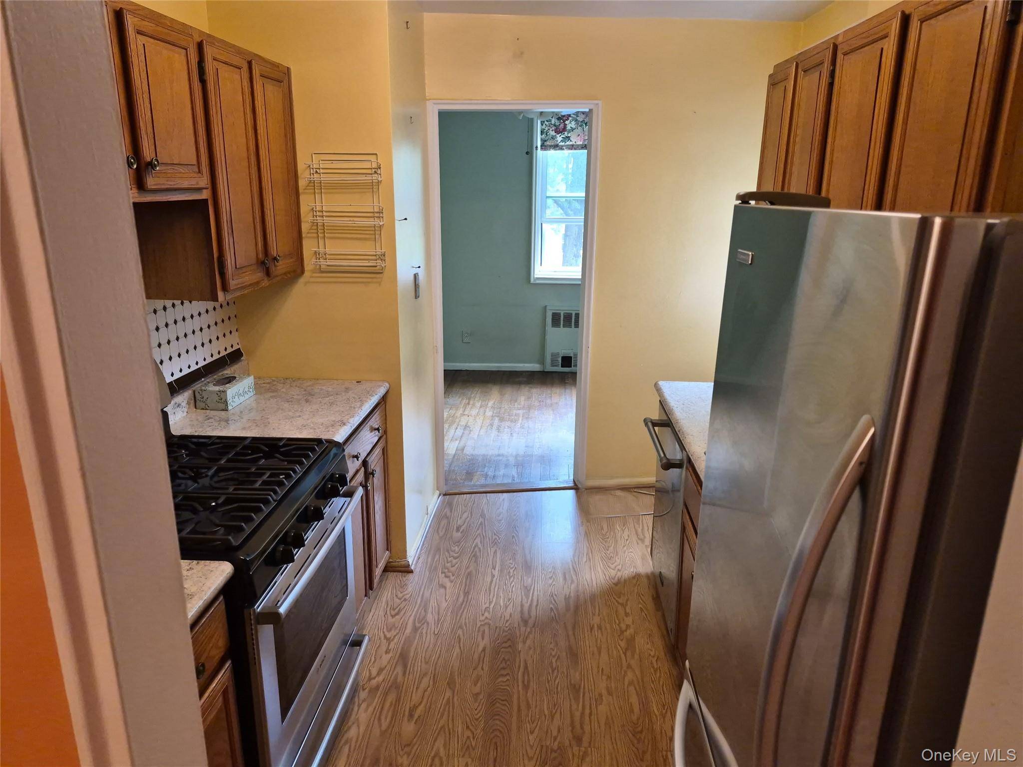 98 DeHaven DR #2B, Yonkers, NY 10703