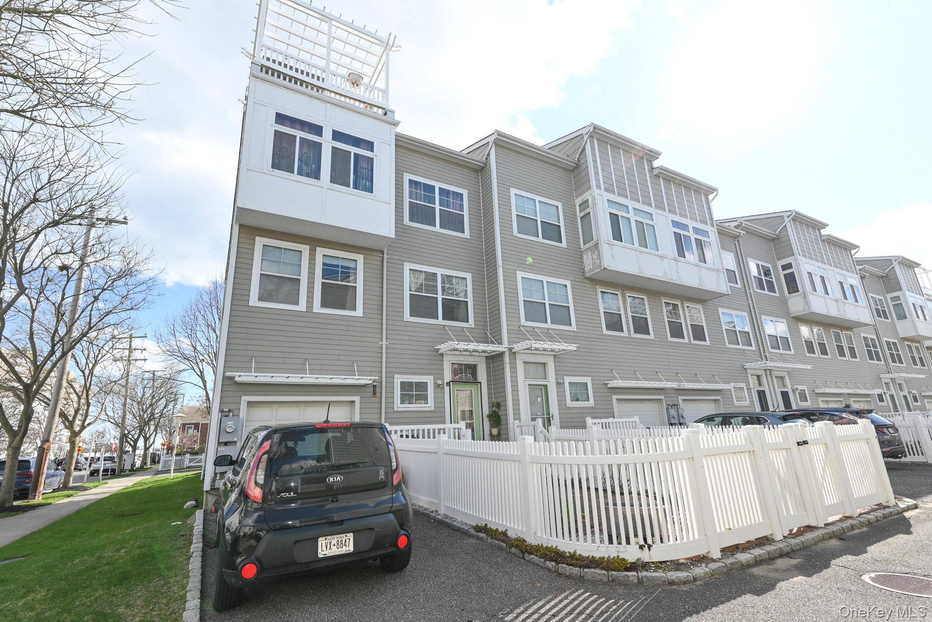 7704 Aquatic DR, Arverne, NY 11692