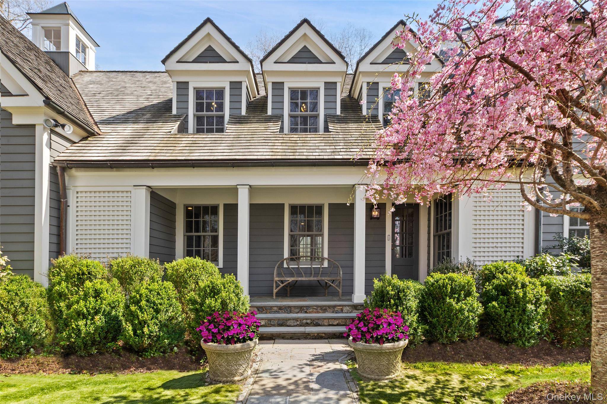 9 Deer Creek LN, Mount Kisco, NY 10549