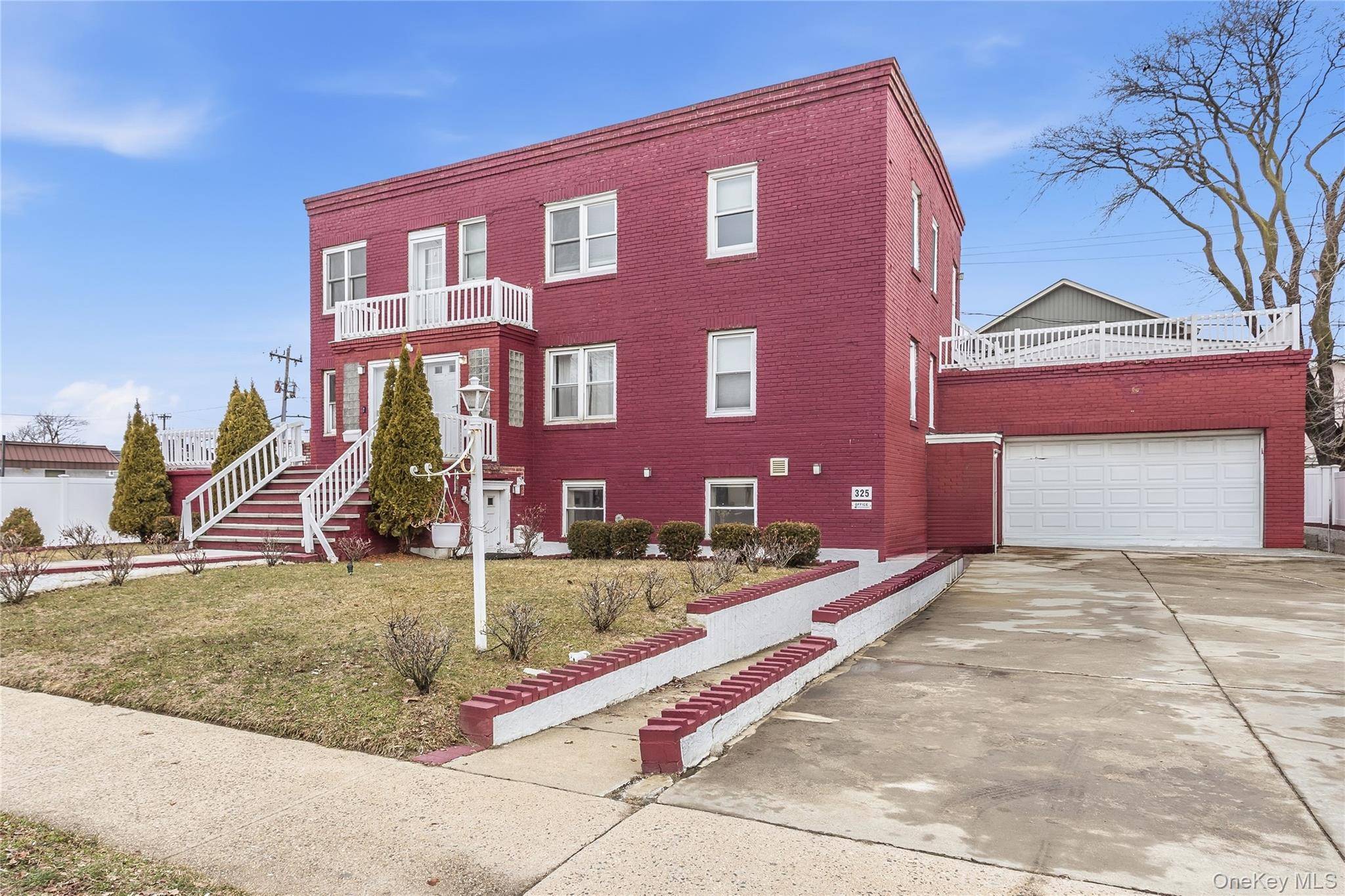 325 E Park AVE, Long Beach, NY 11561