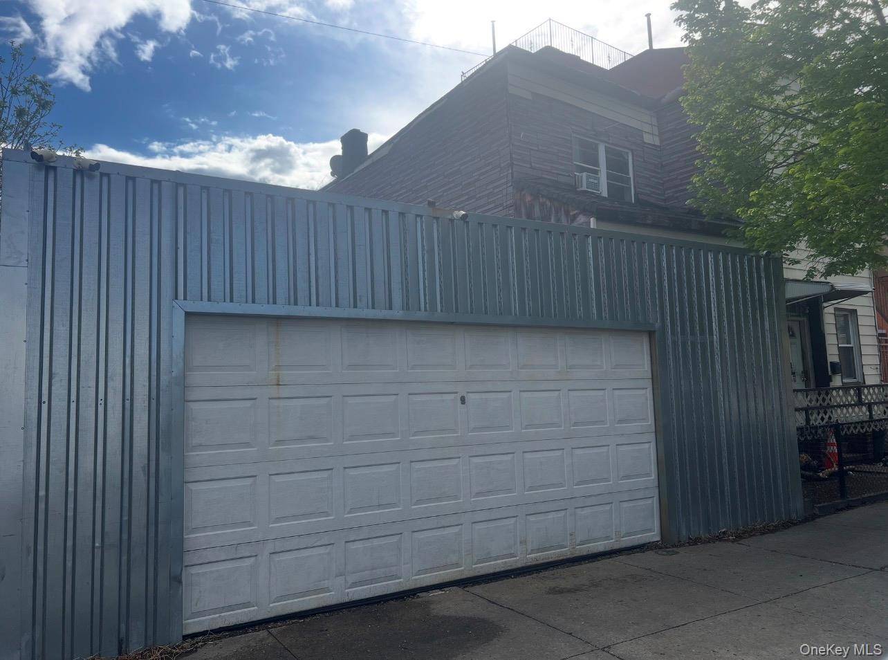 11-06 34th AVE, Long Island City, NY 11106