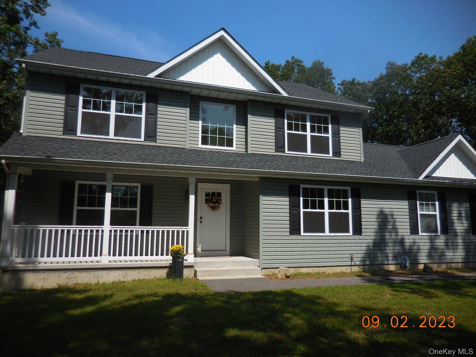 230 Expressway DR, Medford, NY 11763