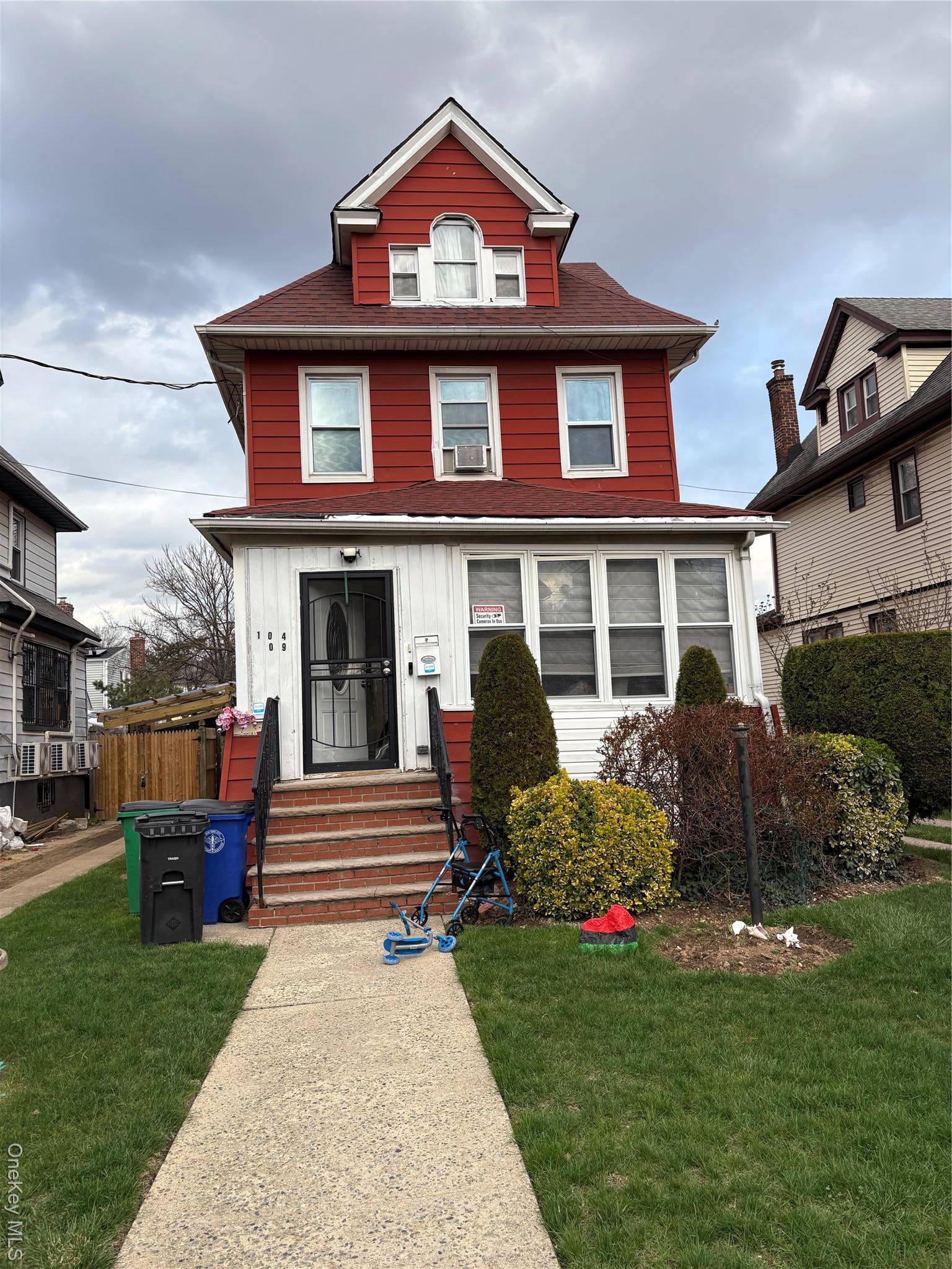 10409 189th ST, Saint Albans, NY 11412