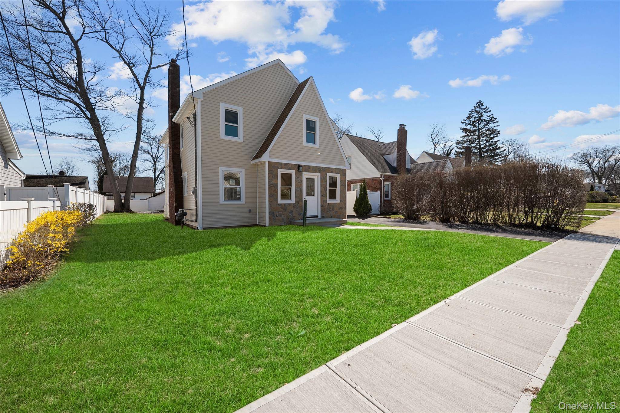 65 Mount Joy AVE, Freeport, NY 11520