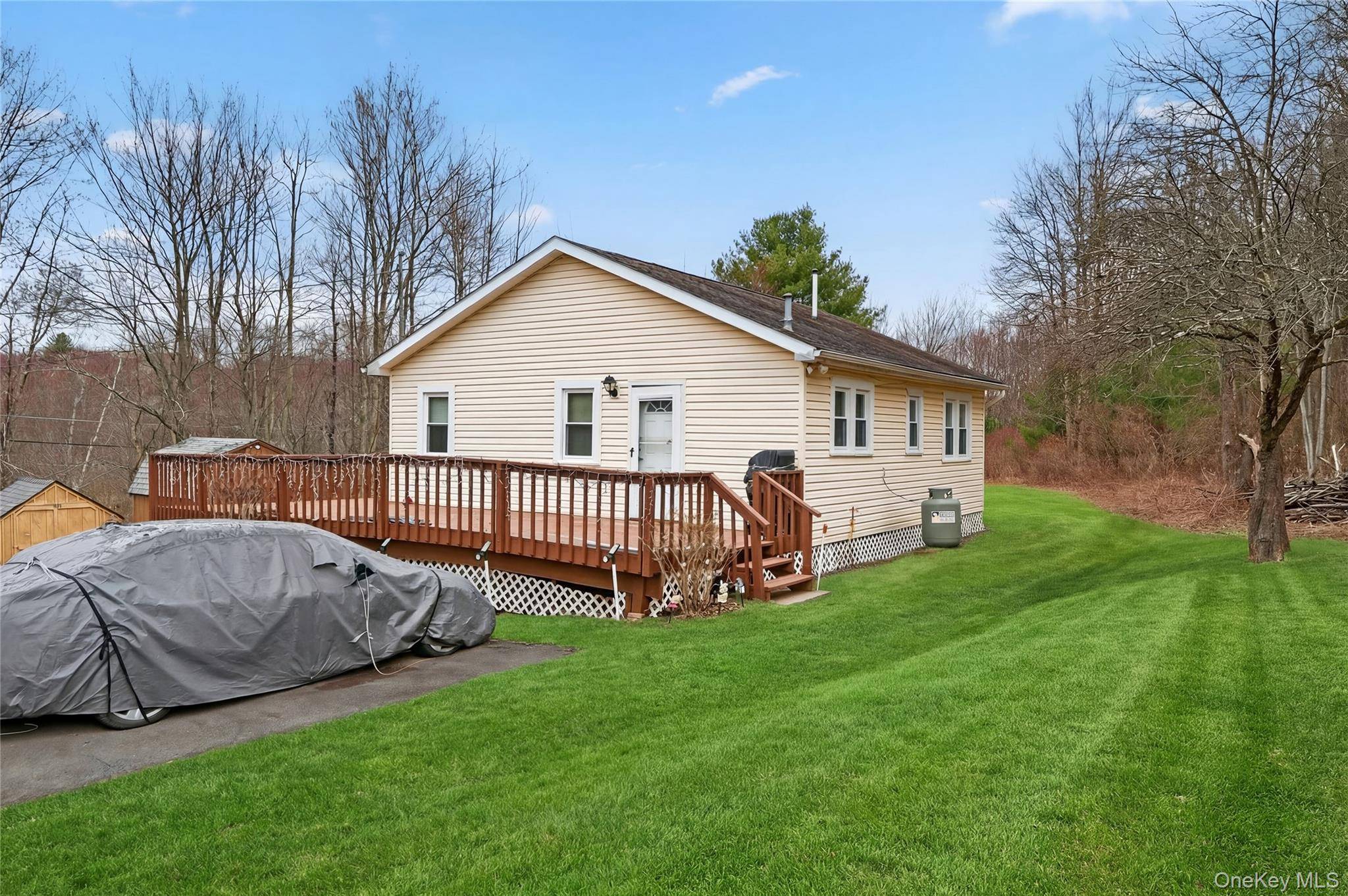28 Divine Corners RD, Loch Sheldrake, NY 12759
