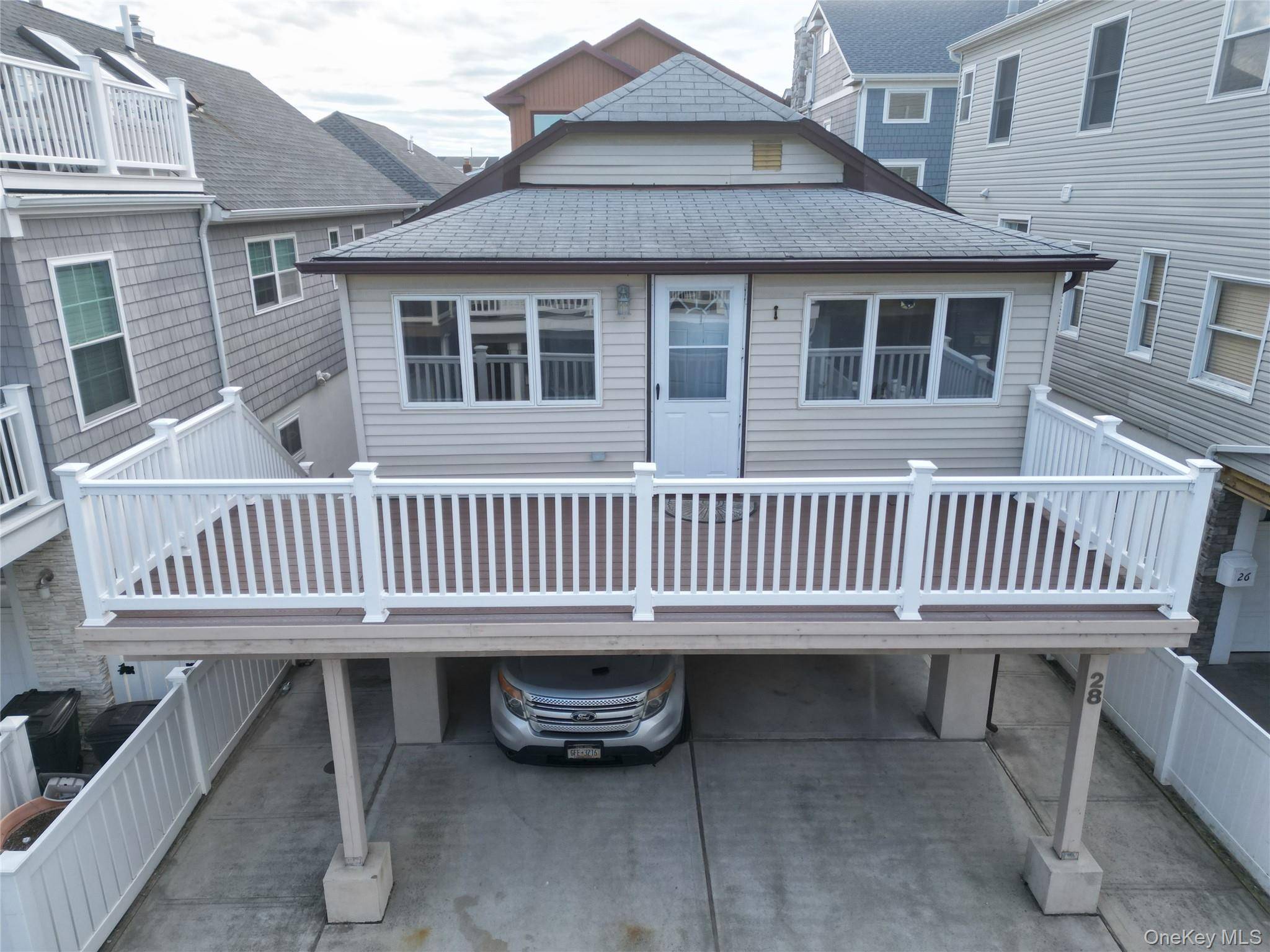 28 New Hampshire ST, Long Beach, NY 11561