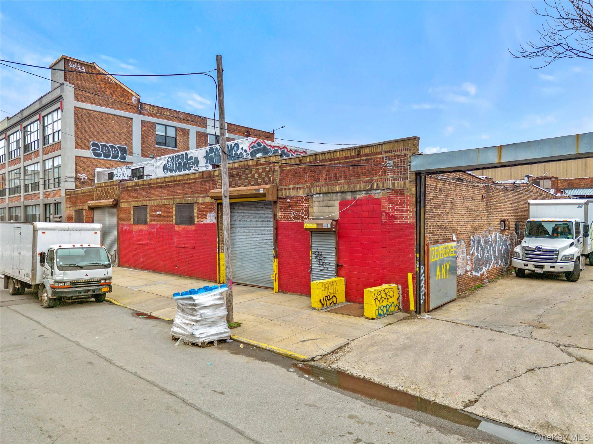 200 Cook ST, Brooklyn, NY 11206