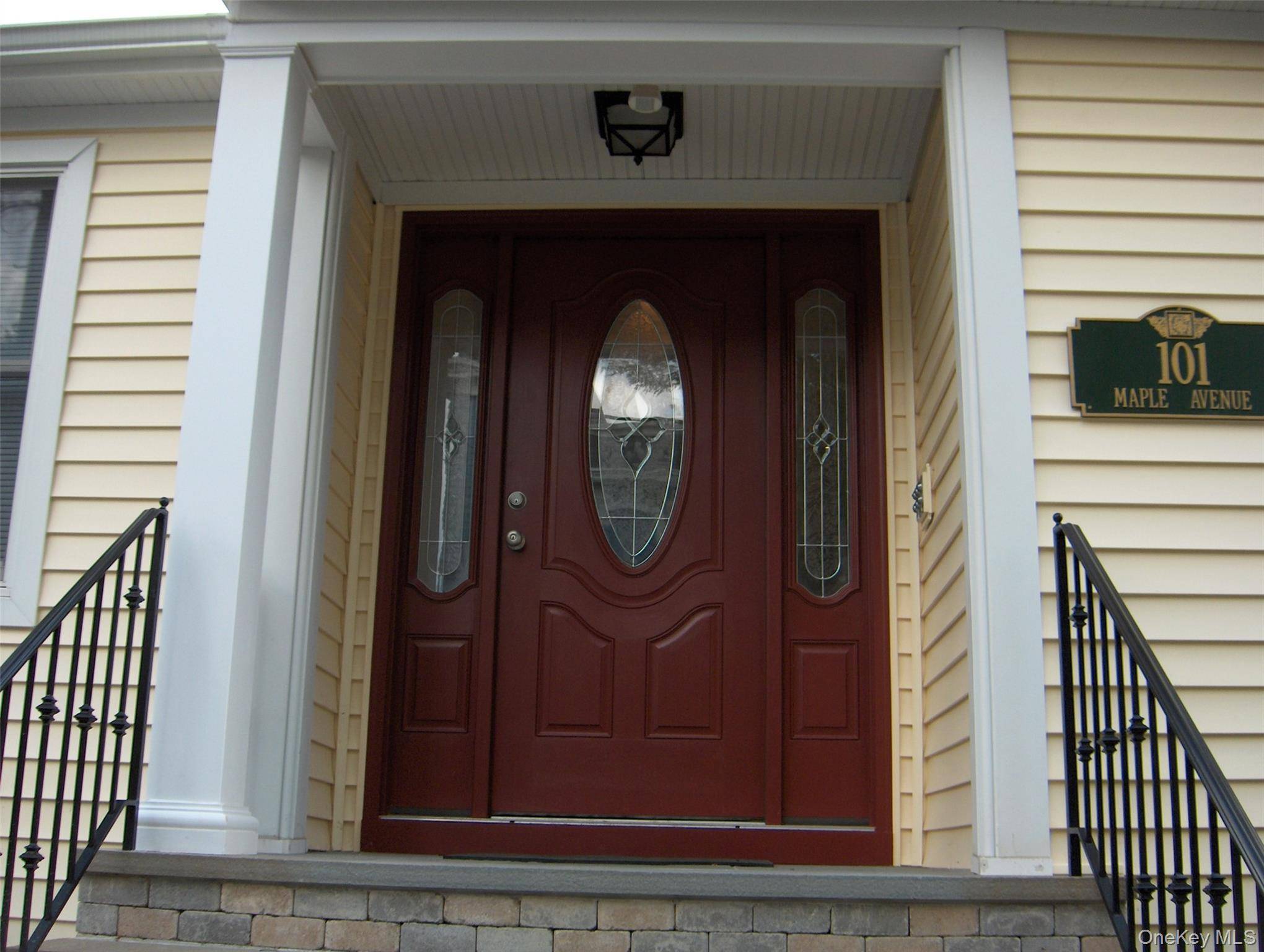 101 Maple AVE, Sea Cliff, NY 11579