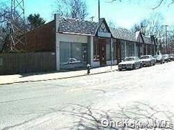16 Broadway, Malverne, NY 11565