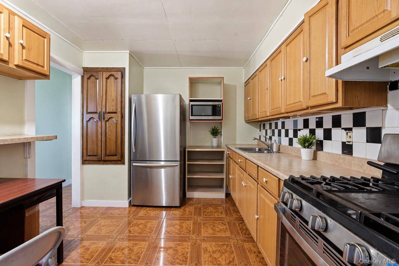 106 Bergold ST, Brentwood, NY 11717