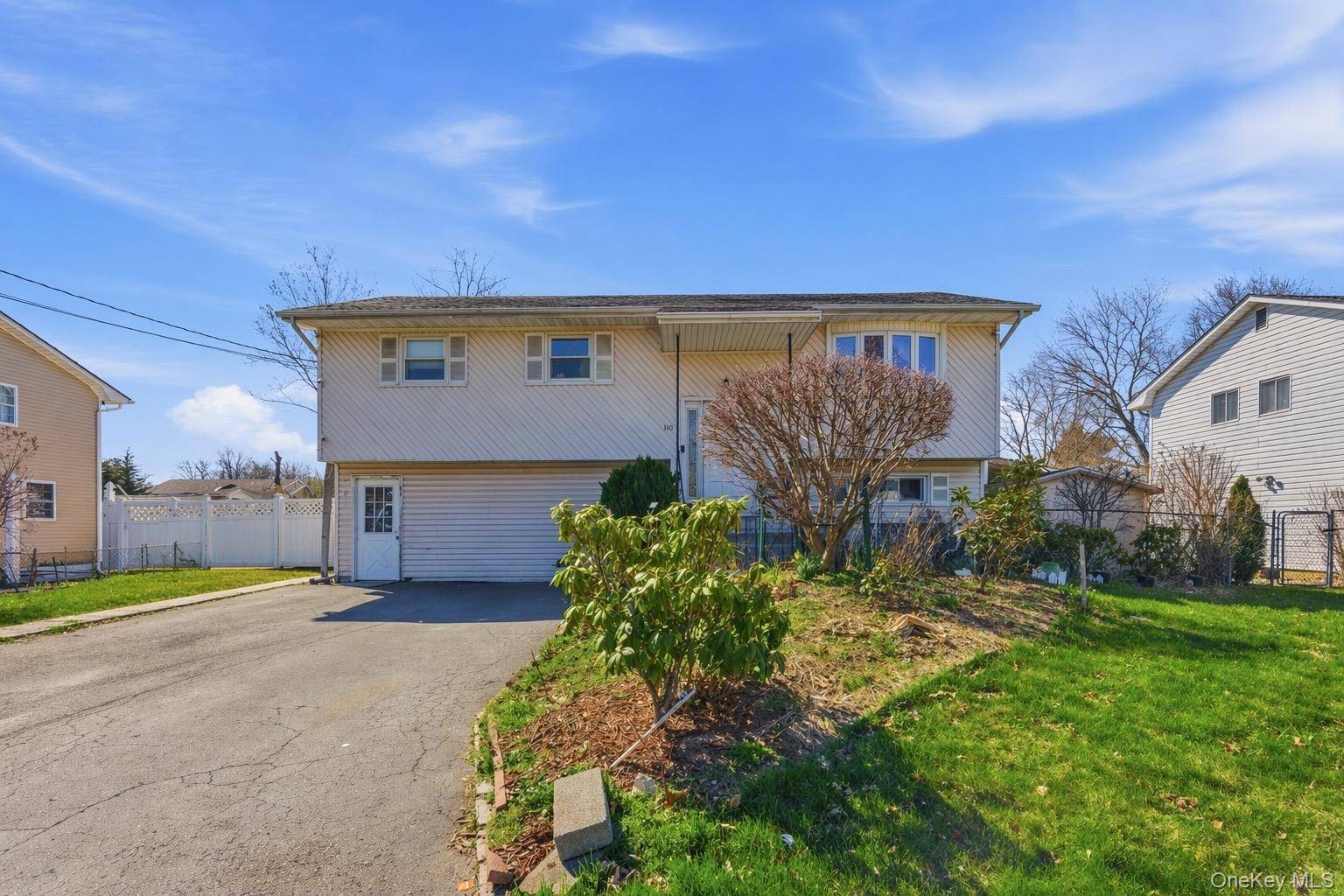 106 Bergold ST, Brentwood, NY 11717
