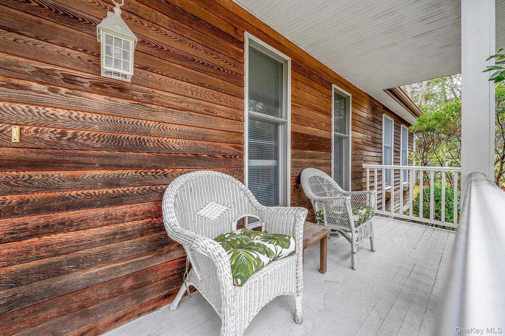 128 Springy Banks RD, East Hampton, NY 11937