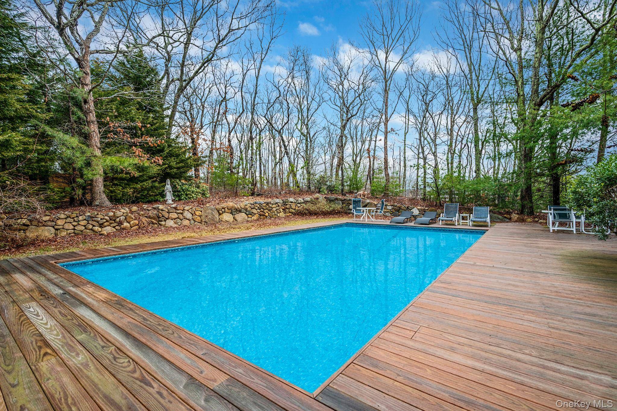 128 Springy Banks RD, East Hampton, NY 11937
