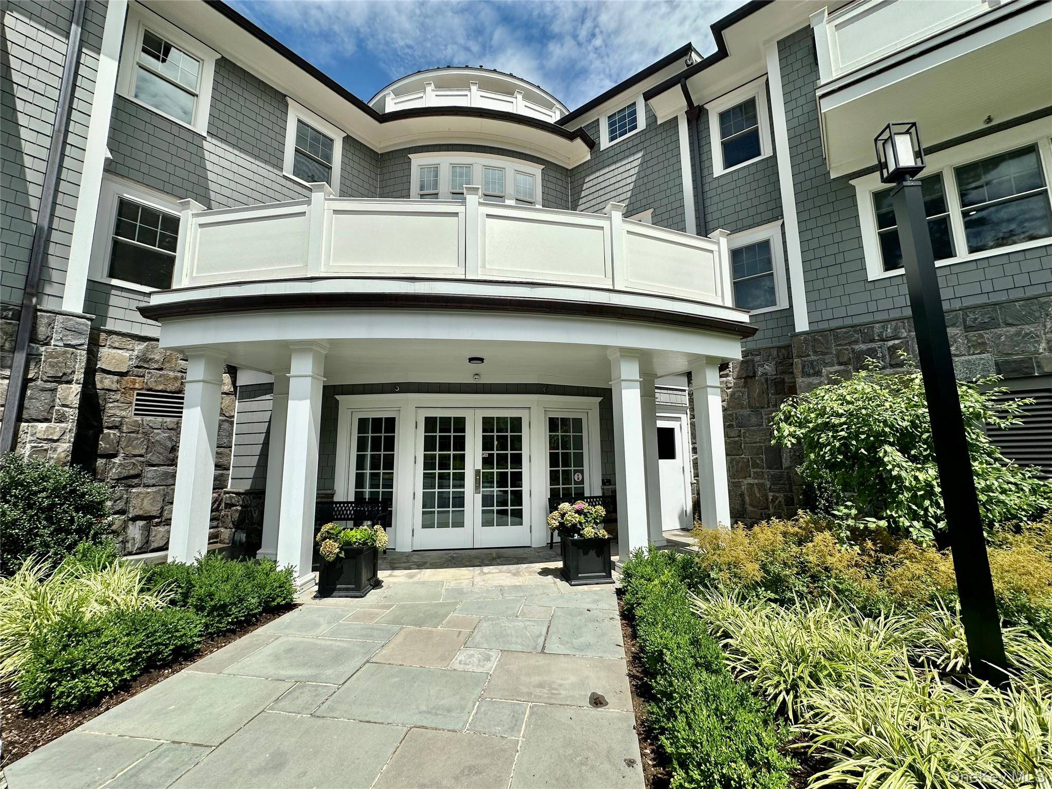 585 Main St #1A, Armonk, NY 10504