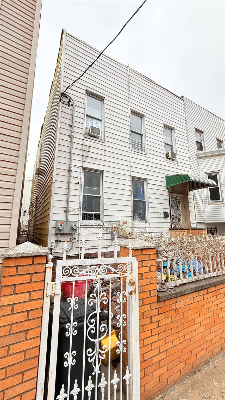 5117 34th ST, Long Island City, NY 11101