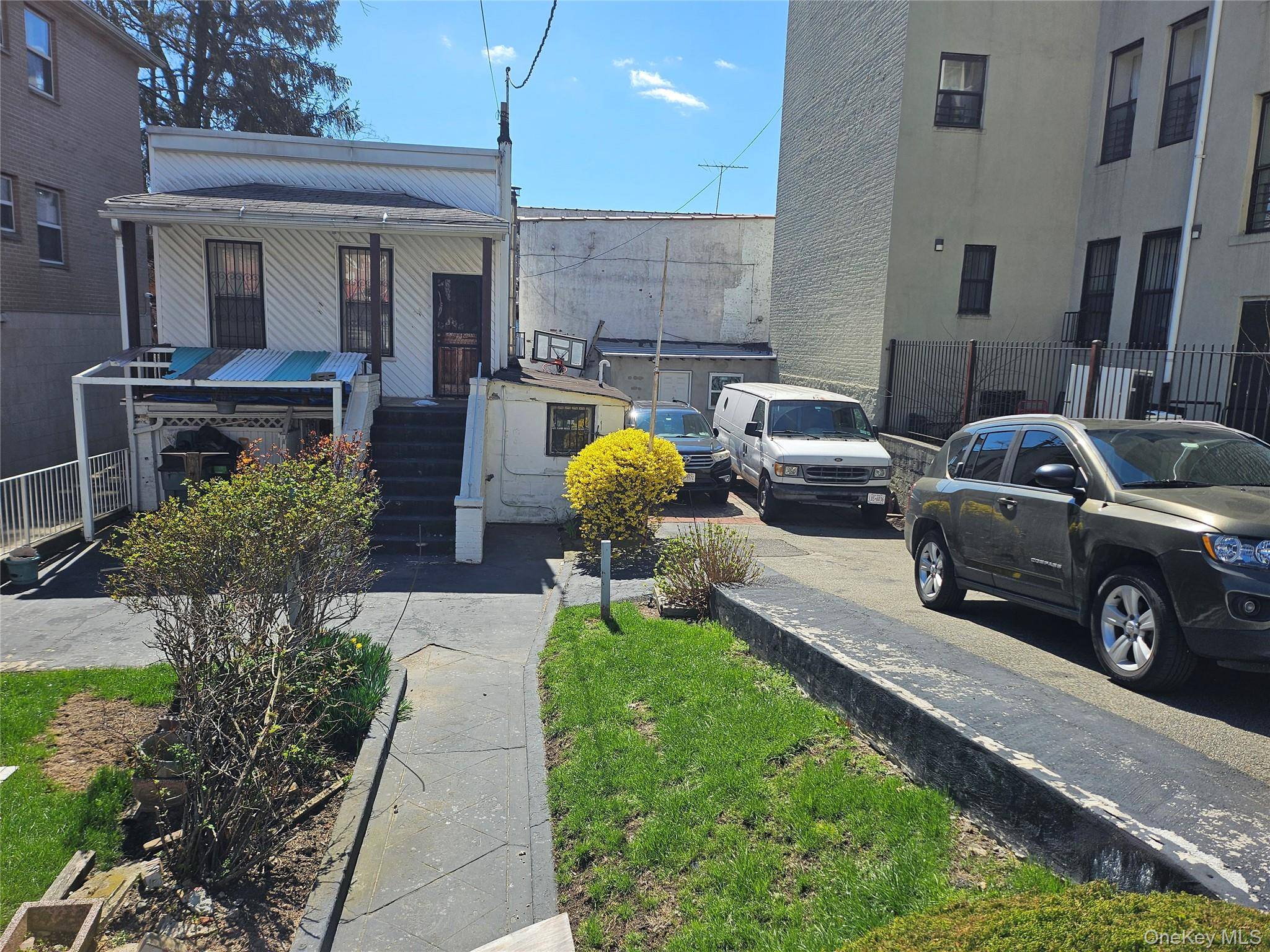 956 Hegeman AVE, Brooklyn, NY 11208