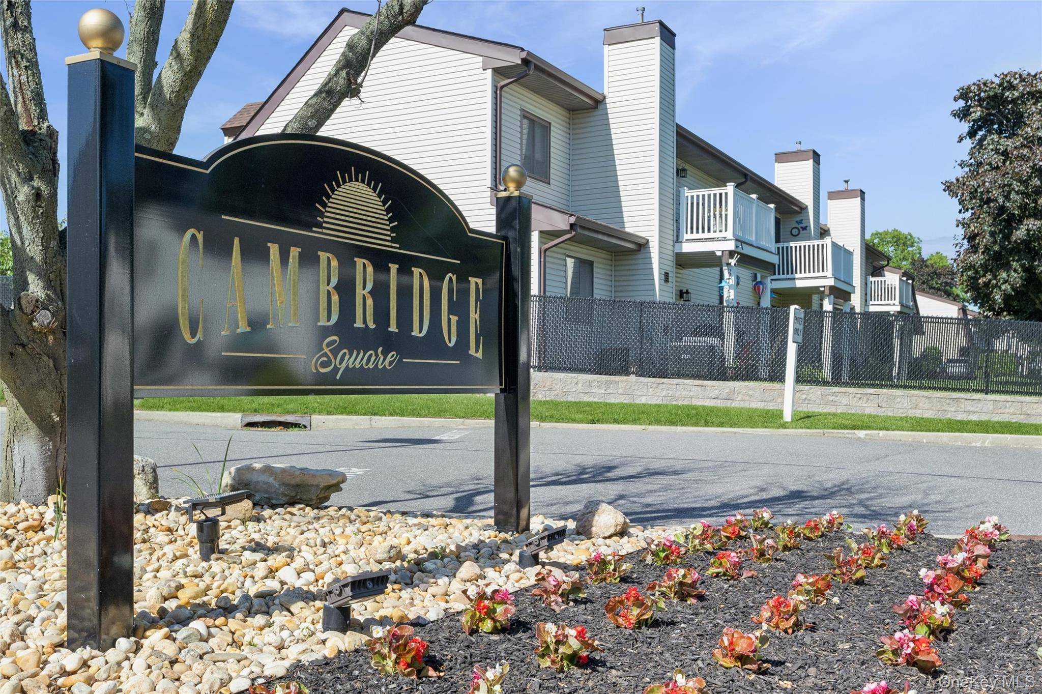 100 S Cambridge DR #100, Copiague, NY 11726