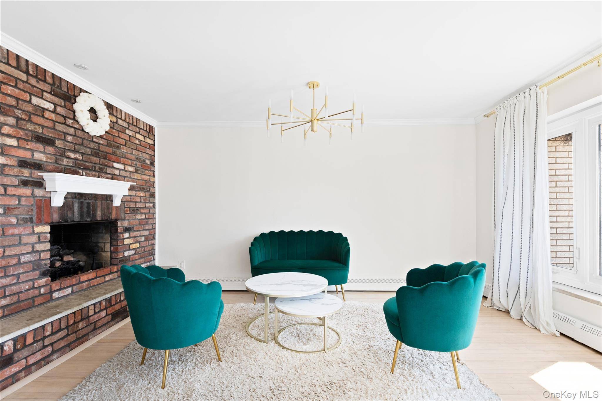2 E Lido Prom, Lindenhurst, NY 11757