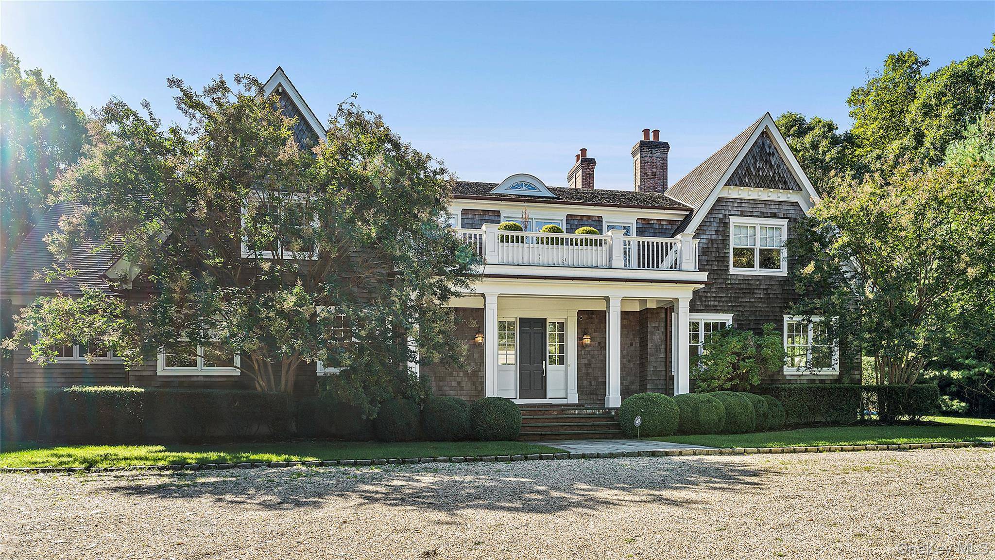 14 W Hills CT, Southampton, NY 11968